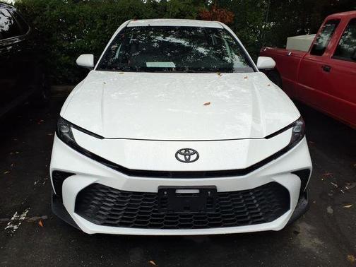 Wind Chill Pearl 2026 Toyota Camry SE