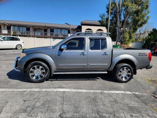 2007 Nissan Frontier LE Crew Cab