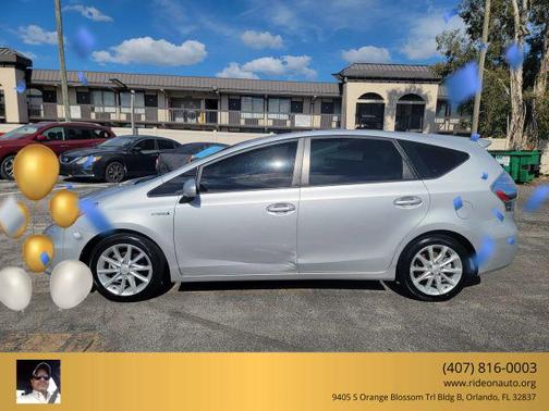 2014 Toyota Prius v Two