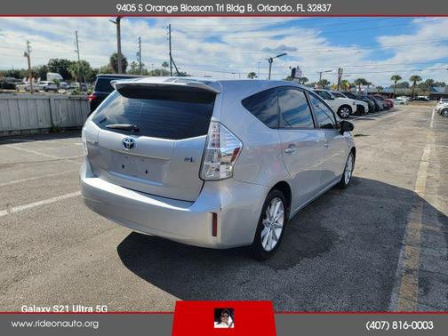 2014 Toyota Prius v Two