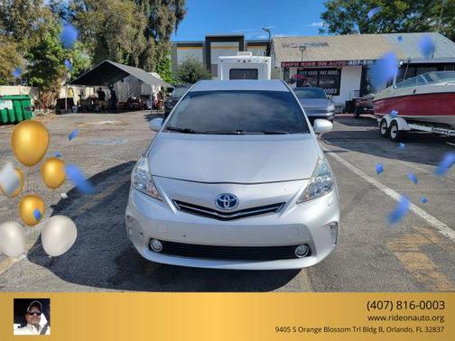 2014 Toyota Prius v Two