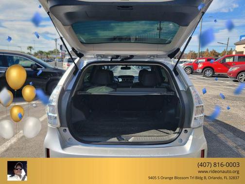 2014 Toyota Prius v Two