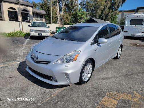2014 Toyota Prius v Two