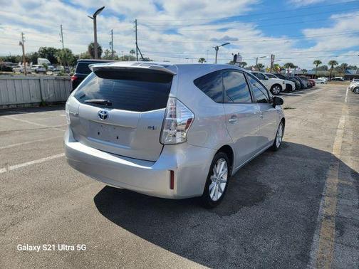 2014 Toyota Prius v Two