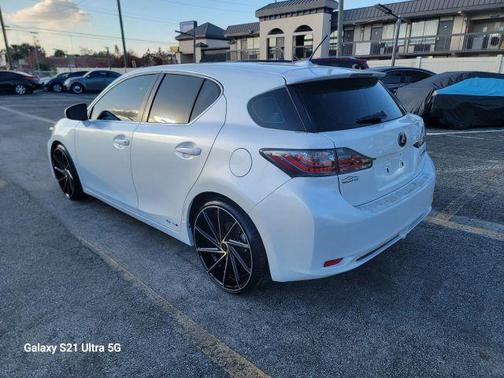 2011 Lexus CT 200h 