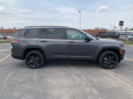 2025 Jeep Grand Cherokee L Laredo