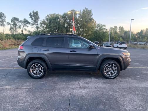 2022 Jeep Cherokee Trailhawk