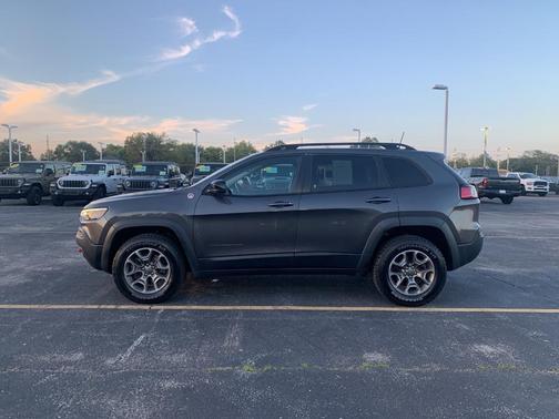 2022 Jeep Cherokee Trailhawk