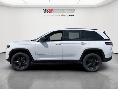 2025 Jeep Grand Cherokee Laredo