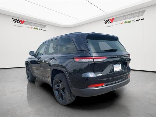 2022 Jeep Grand Cherokee Altitude