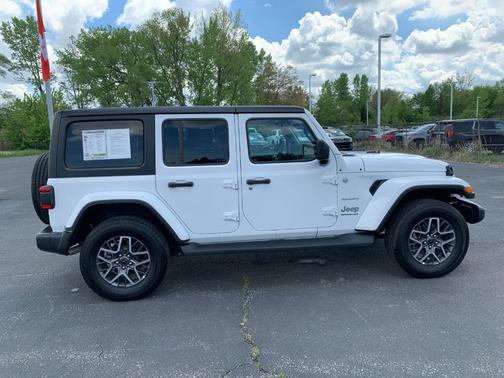 2024 Jeep Wrangler Sahara