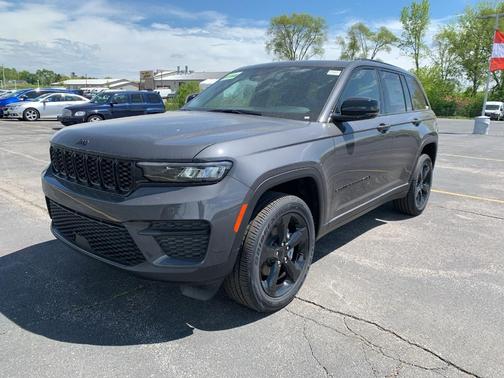 2025 Jeep Grand Cherokee Laredo