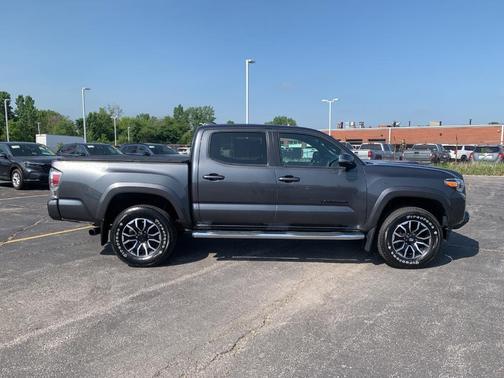 2022 Toyota Tacoma TRD Sport