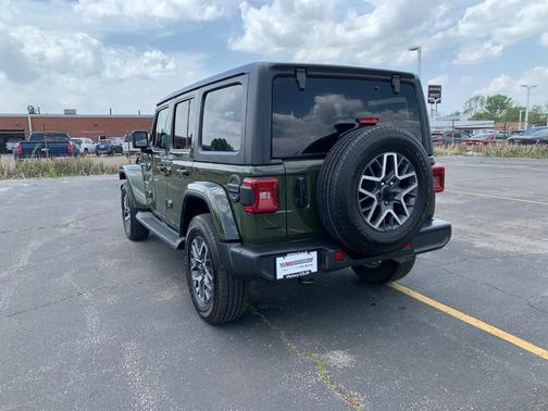 2024 Jeep Wrangler Sahara