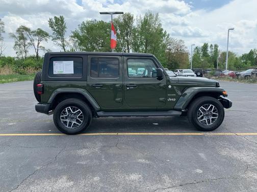 2024 Jeep Wrangler Sahara