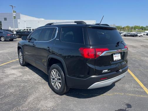 2017 GMC Acadia SLE-2