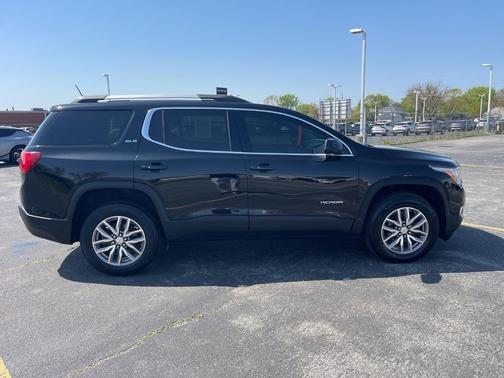 2017 GMC Acadia SLE-2
