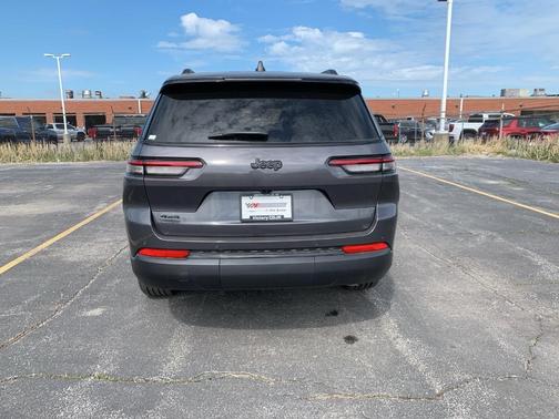 2025 Jeep Grand Cherokee L Laredo