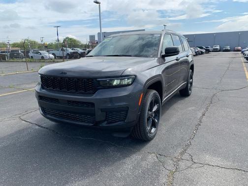 2025 Jeep Grand Cherokee L Laredo