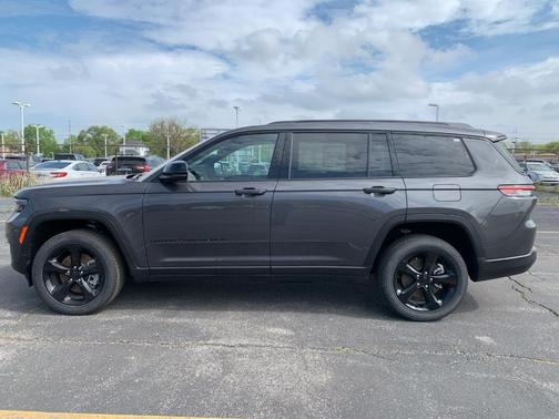 2025 Jeep Grand Cherokee L Laredo
