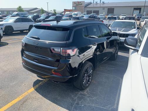2022 Jeep Compass Altitude