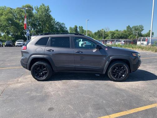 2022 Jeep Cherokee Trailhawk