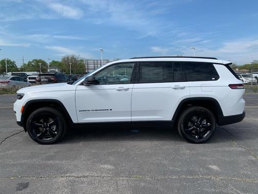 2025 Jeep Grand Cherokee L Laredo
