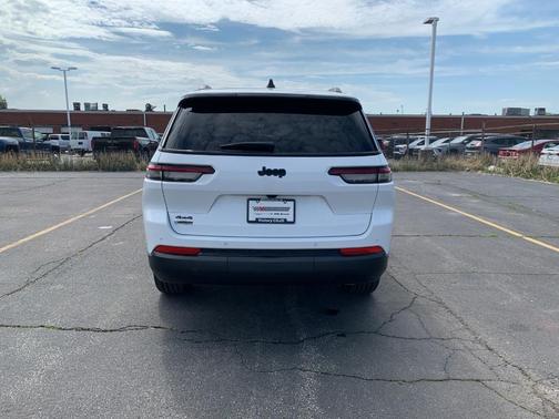 2025 Jeep Grand Cherokee L Laredo