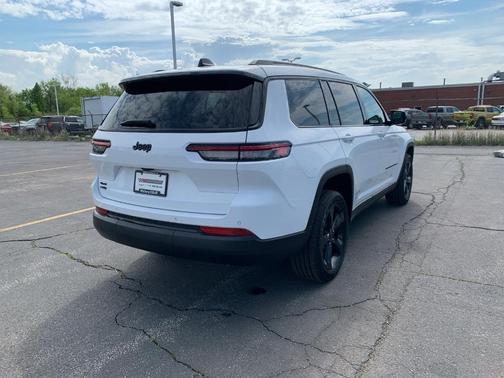 2025 Jeep Grand Cherokee L Laredo