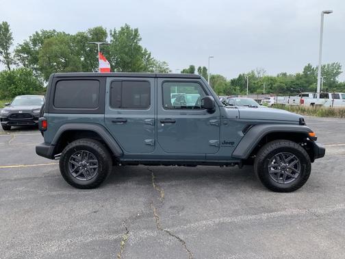 2025 Jeep Wrangler Sport