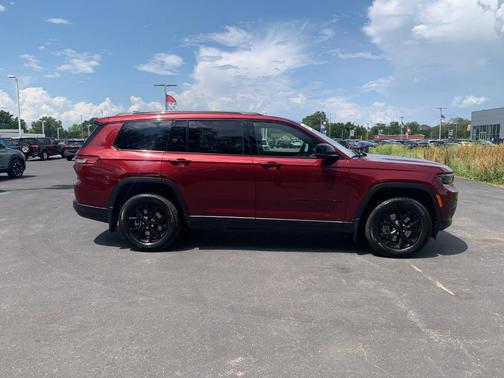 2025 Jeep Grand Cherokee L Laredo