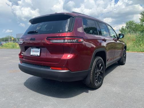 2025 Jeep Grand Cherokee L Laredo