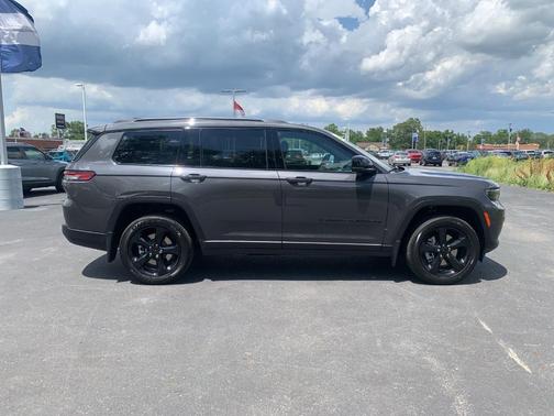 2025 Jeep Grand Cherokee L Laredo