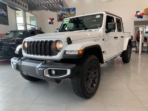 2025 Jeep Gladiator Sport