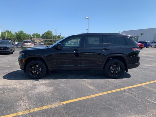 2025 Jeep Grand Cherokee L Laredo