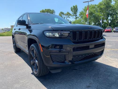 2025 Jeep Grand Cherokee L Laredo
