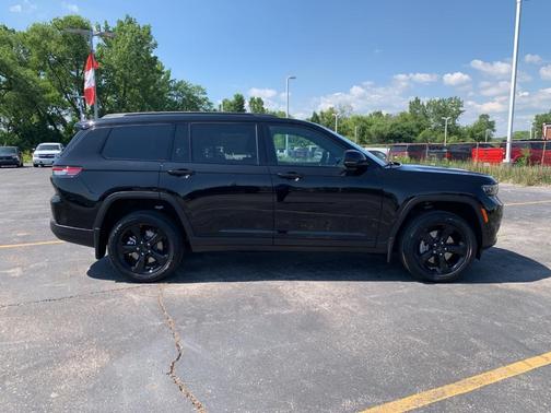 2025 Jeep Grand Cherokee L Laredo
