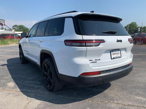2023 Jeep Grand Cherokee L Laredo