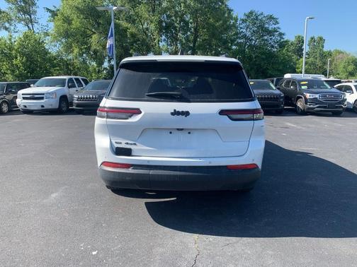 2023 Jeep Grand Cherokee L Laredo