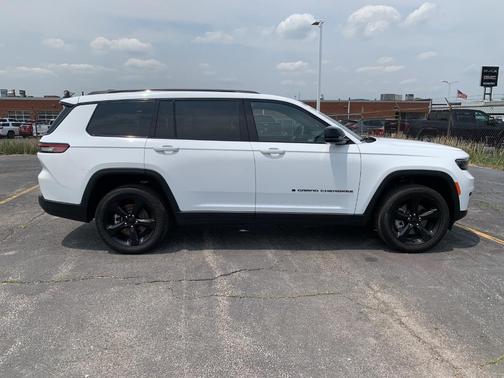 2025 Jeep Grand Cherokee L Laredo