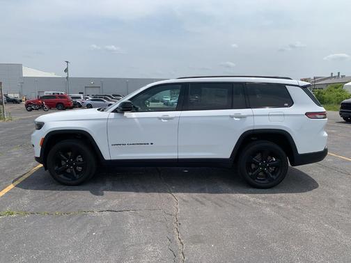 2025 Jeep Grand Cherokee L Laredo