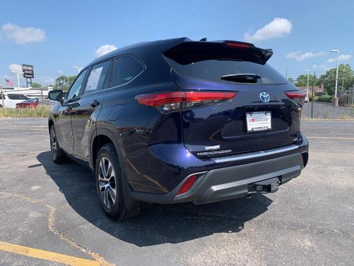 2023 Toyota Highlander Hybrid XLE