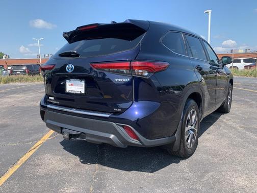 2023 Toyota Highlander Hybrid XLE