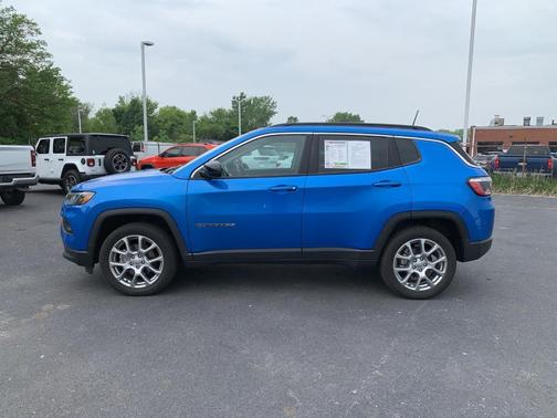 2022 Jeep Compass Latitude Lux