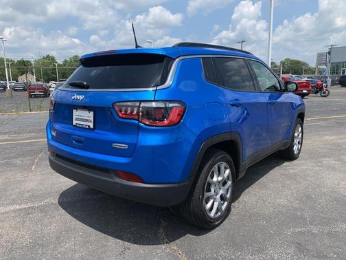 2022 Jeep Compass Latitude Lux