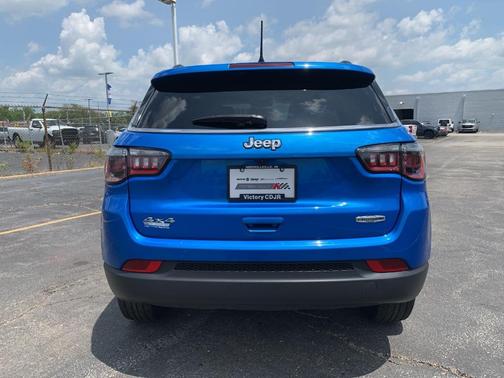 2022 Jeep Compass Latitude Lux