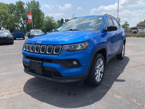2022 Jeep Compass Latitude Lux