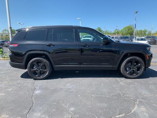 2025 Jeep Grand Cherokee L Laredo