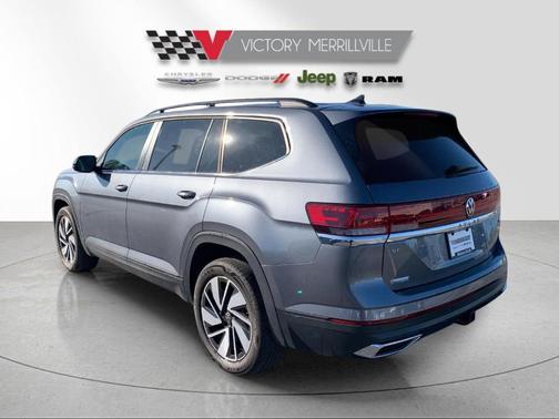 Platinum Gray Metallic 2025 Volkswagen Atlas 2.0T SE