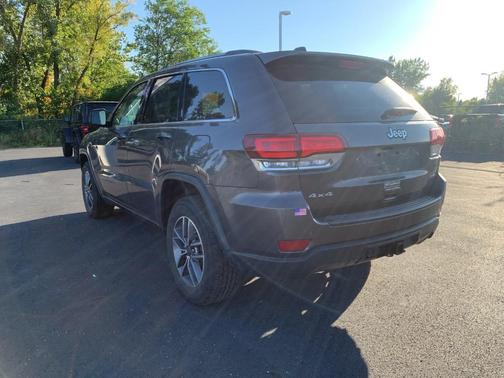 2020 Jeep Grand Cherokee Laredo E